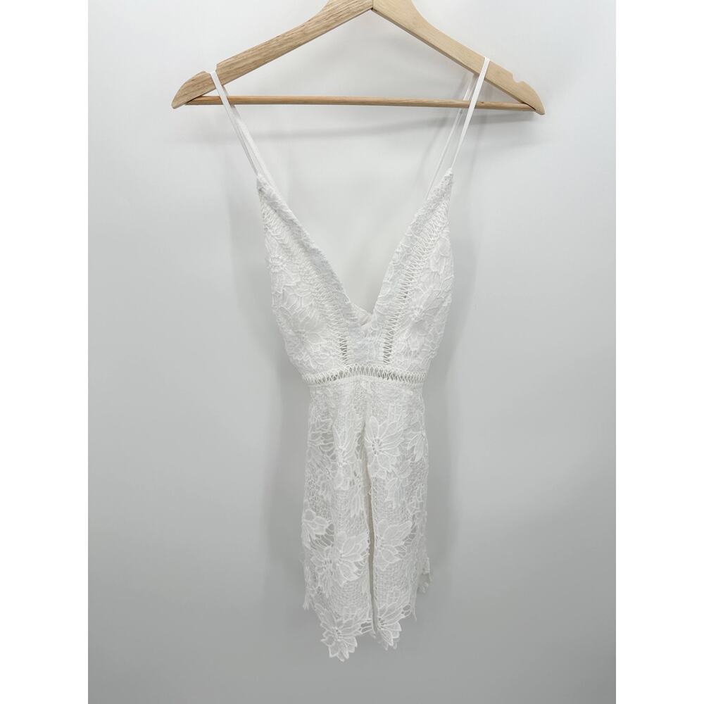 By The Way Revolve White Floral Lace Sleeveless Romper XS Bridal Bachelorette